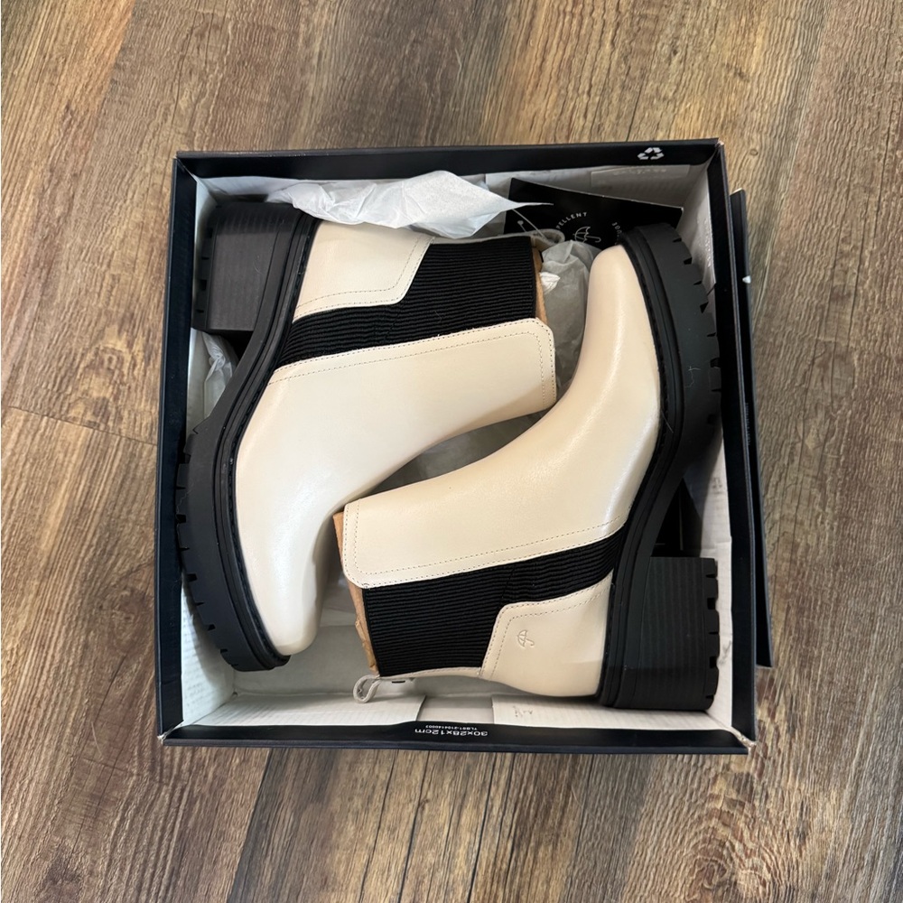 Naturalizer Cream Ankle Boots